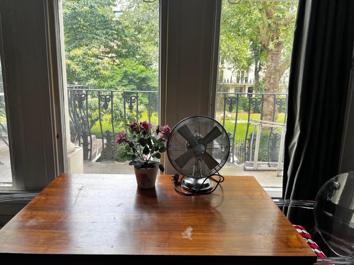 Hyde Park Studio Has Private Balcony With Tranquil Garden View London Luaran gambar